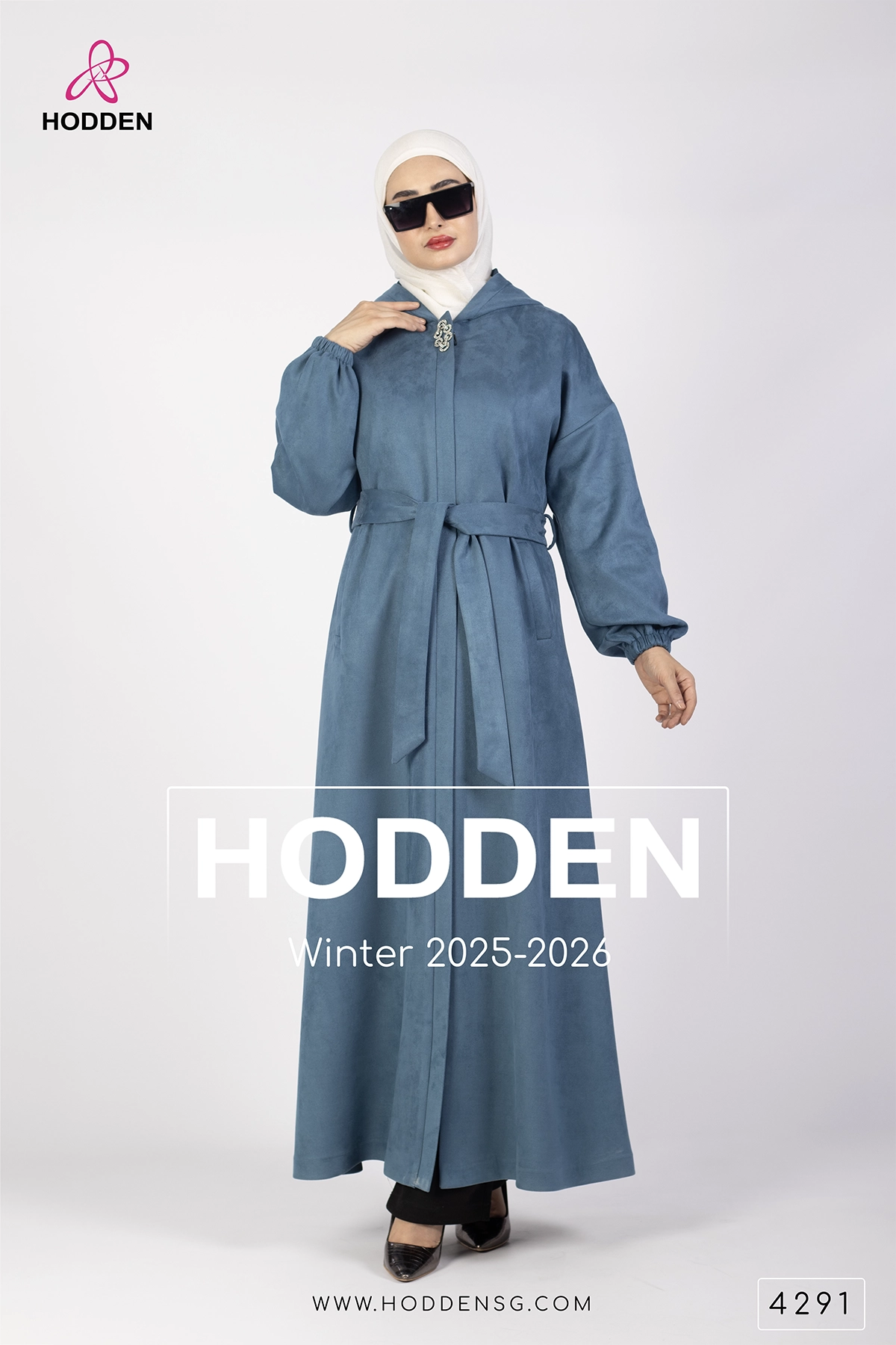 عباية مخمل بروش على الرده -4291