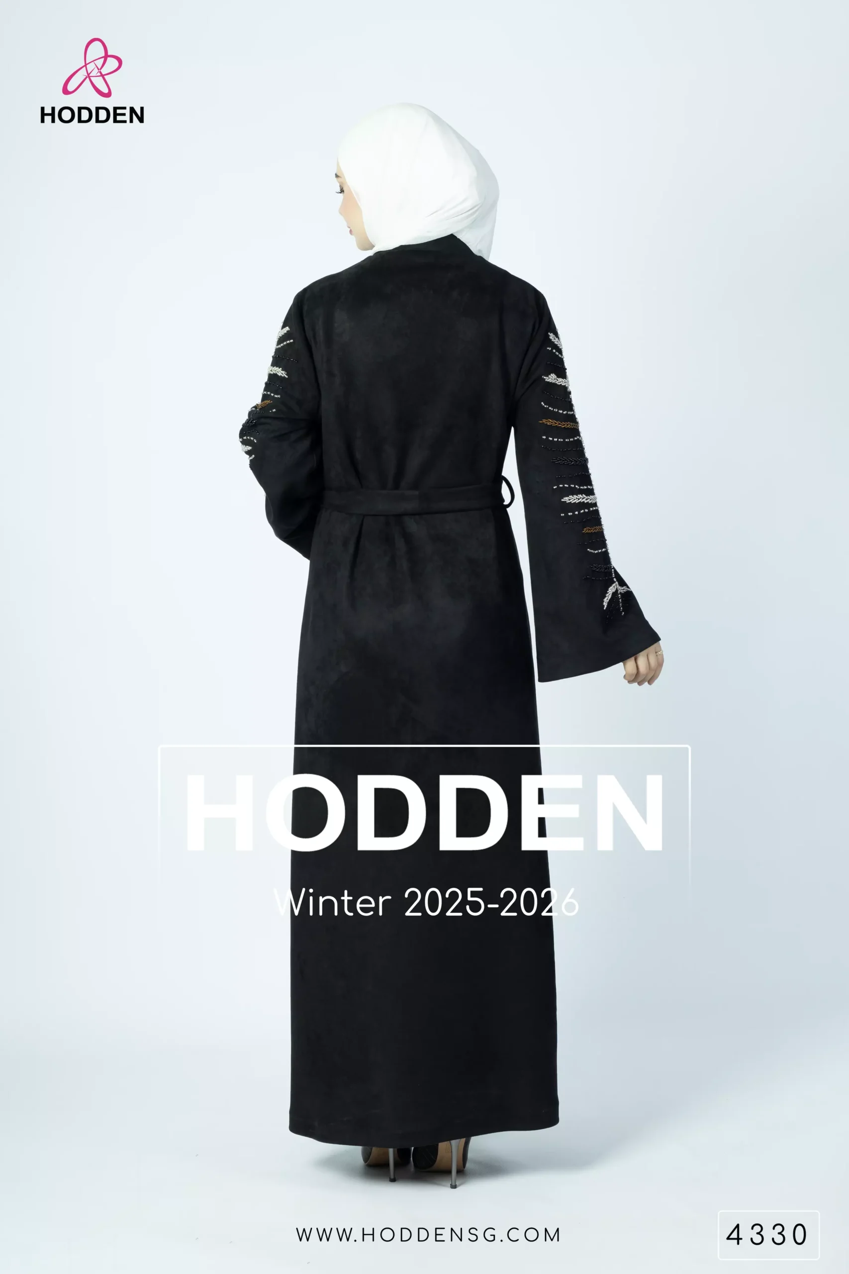 ⁦عباية مخمل كم عرق - 4330⁩ - الصورة ⁦3⁩