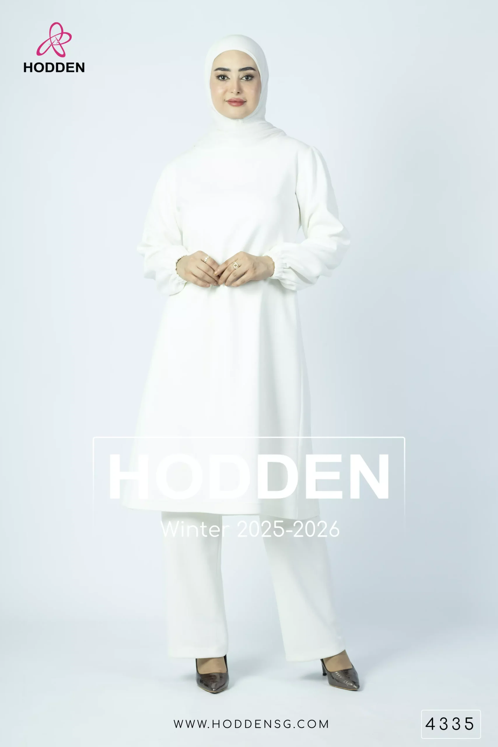 ⁦عباية مخمل سويد مع طقم بنطال- 4335⁩ - الصورة ⁦8⁩