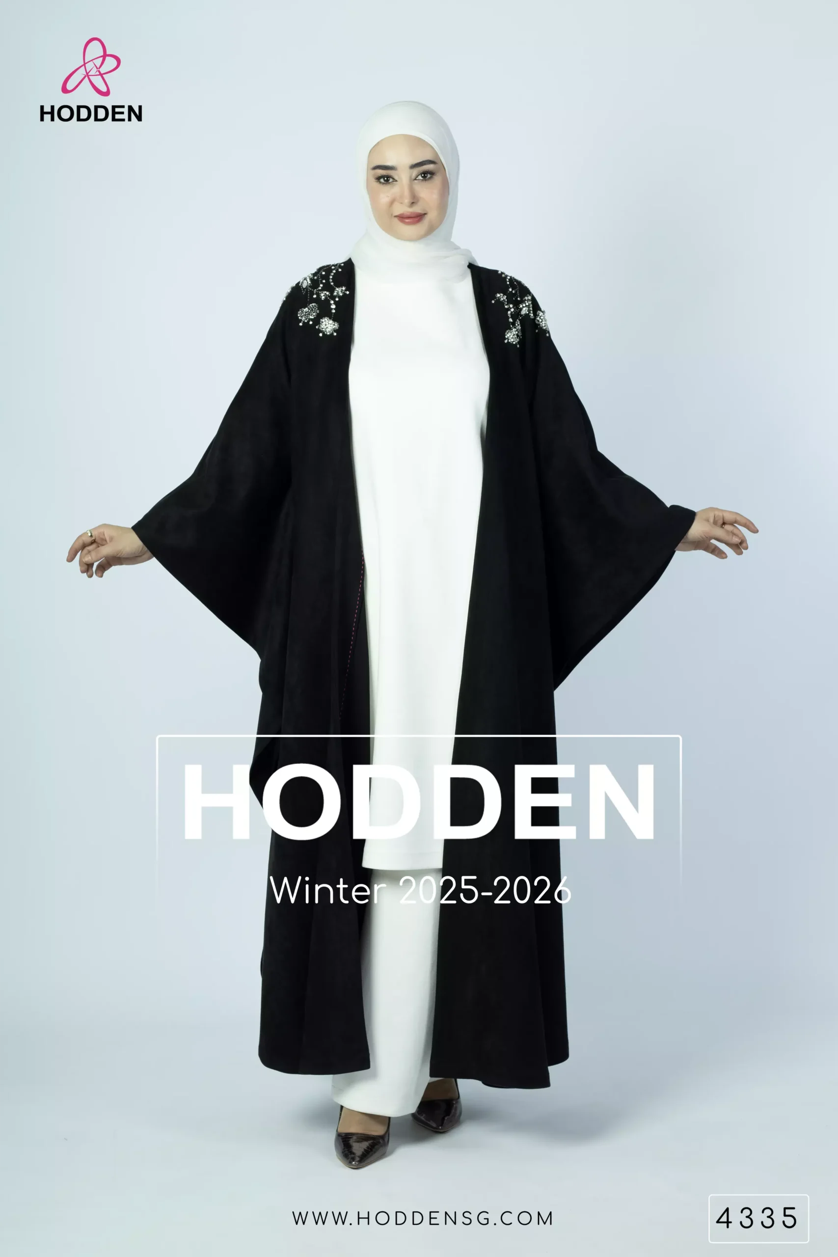 ⁦عباية مخمل سويد مع طقم بنطال- 4335⁩ - الصورة ⁦5⁩