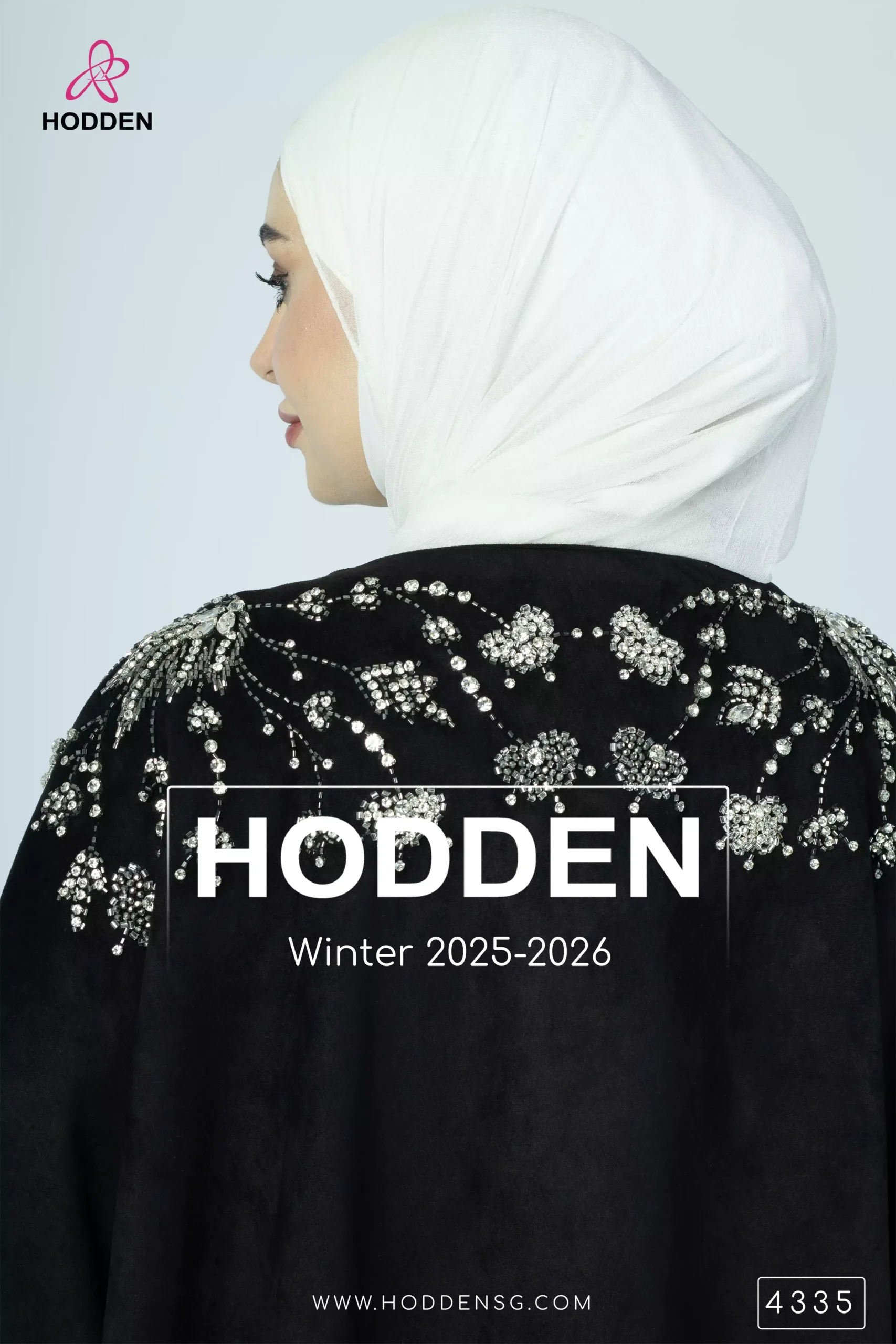 ⁦عباية مخمل سويد مع طقم بنطال- 4335⁩ - الصورة ⁦3⁩