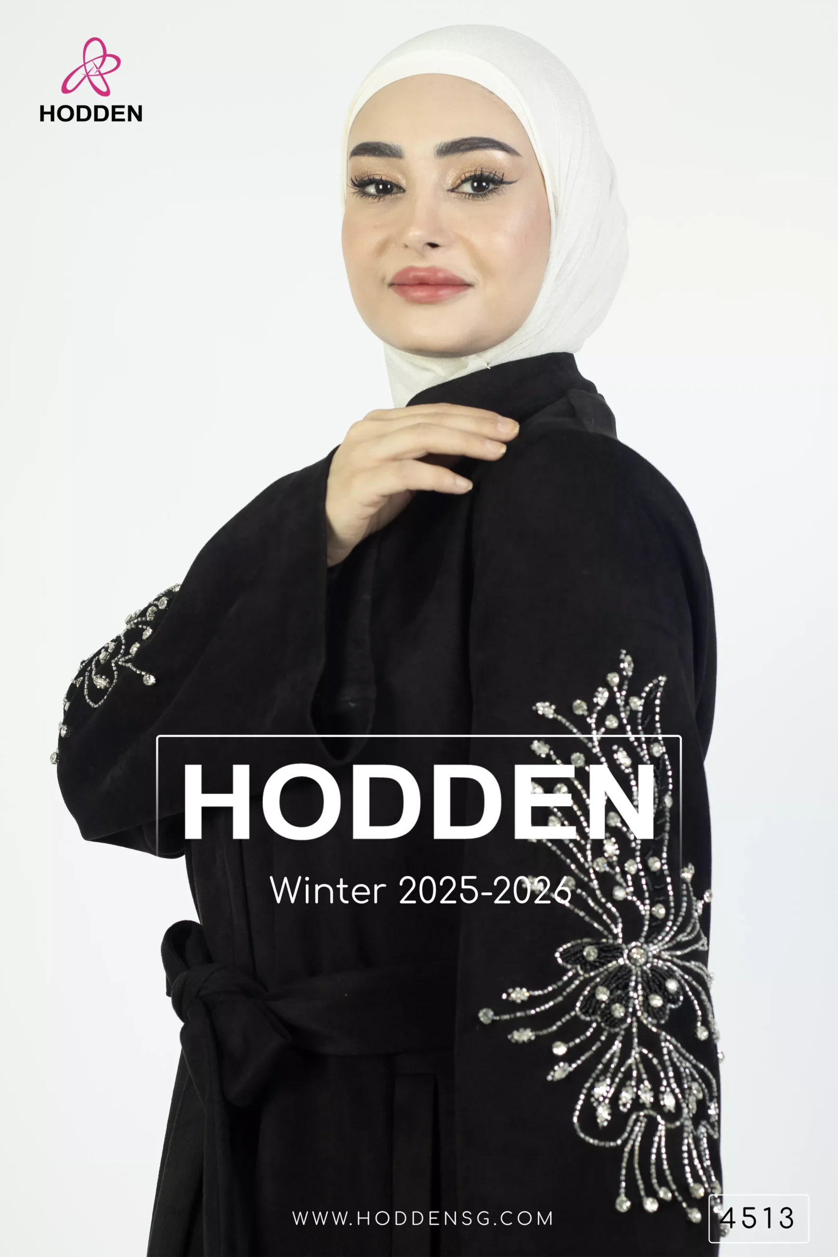 ⁦عباية مخمل سويد - 4513⁩ - الصورة ⁦2⁩