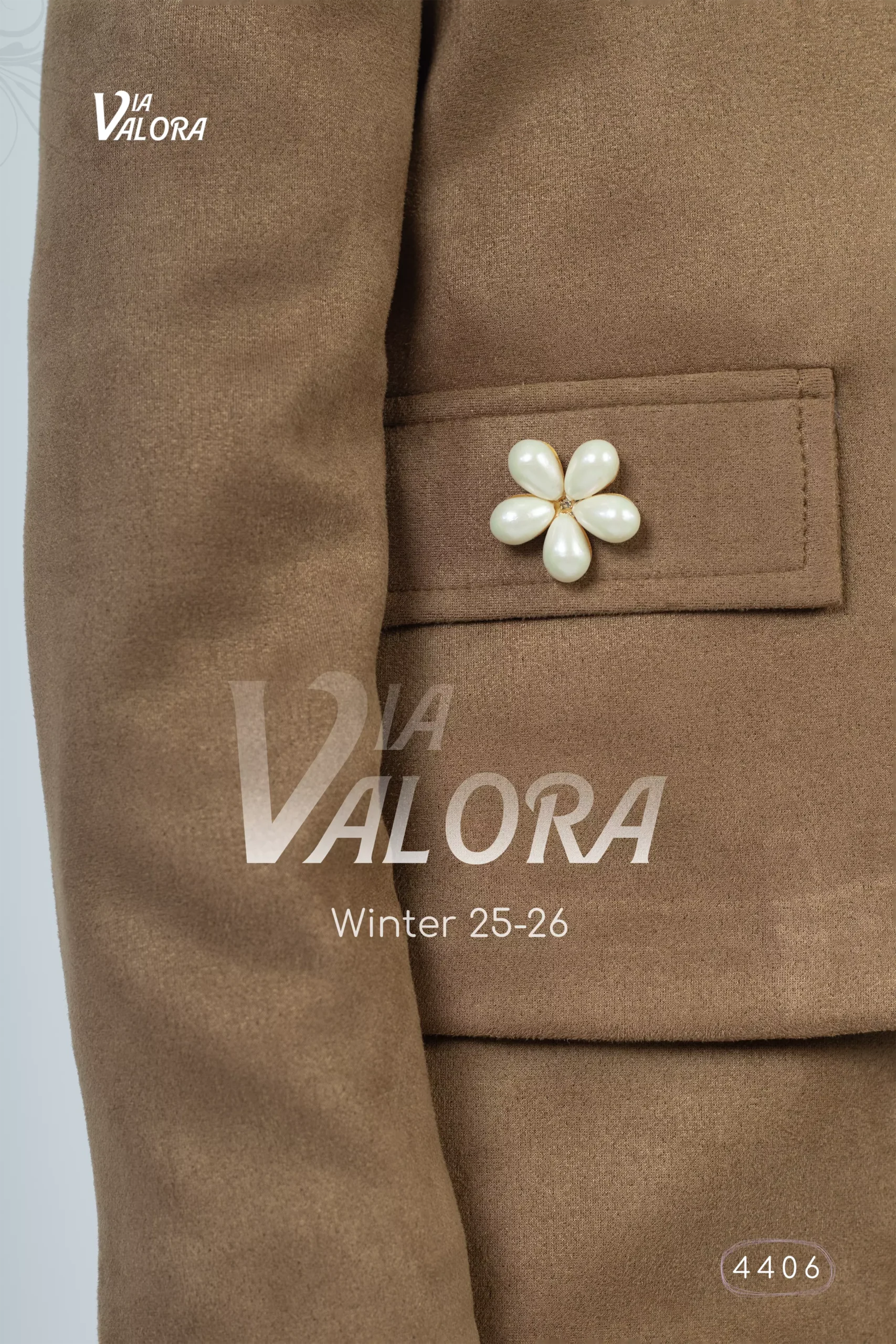 ⁦طقم بناتي 3 قطع – سويد مخمل – طول 44 سم - 4406⁩ - الصورة ⁦4⁩