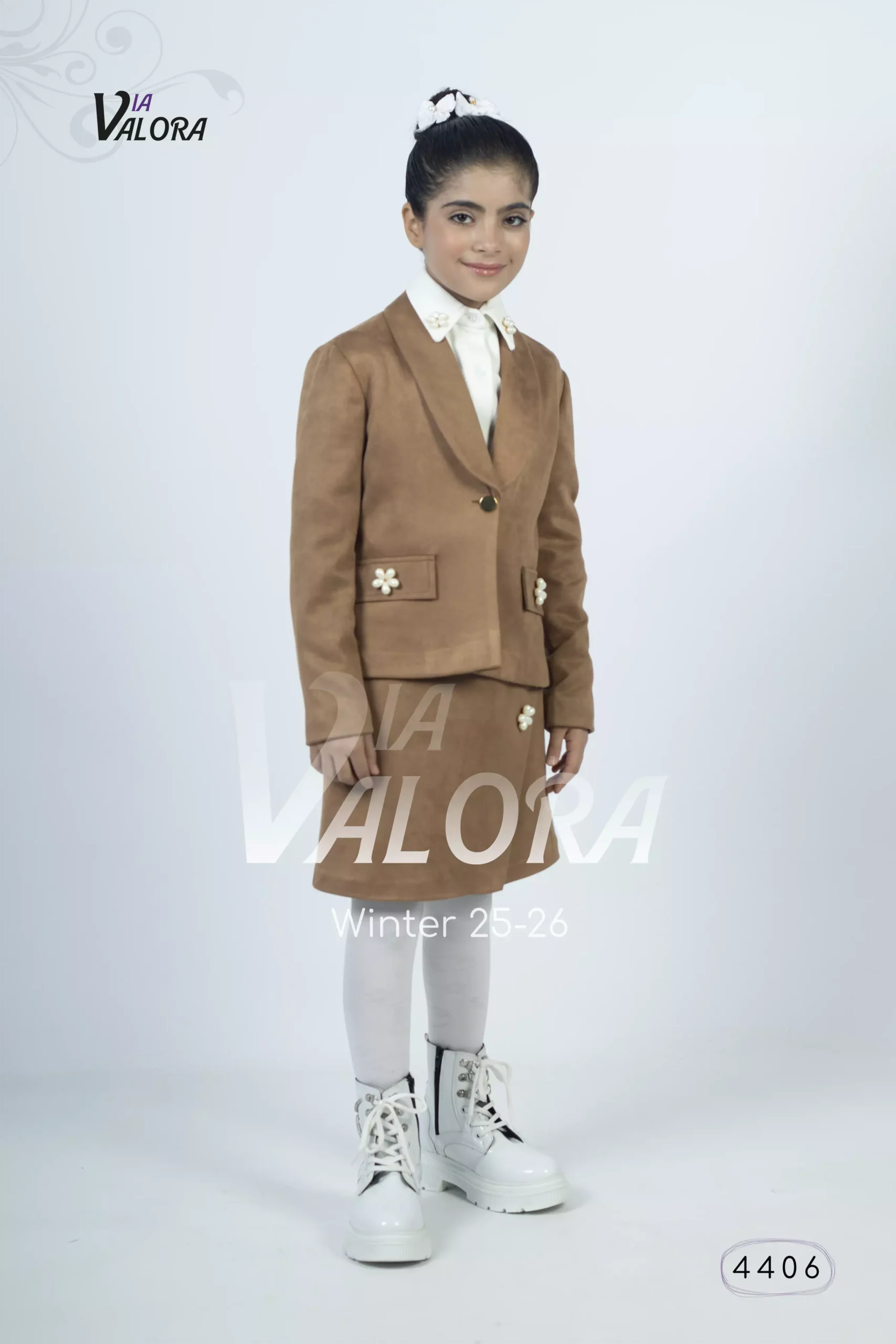 ⁦طقم بناتي 3 قطع – سويد مخمل – طول 44 سم - 4406⁩ - الصورة ⁦2⁩