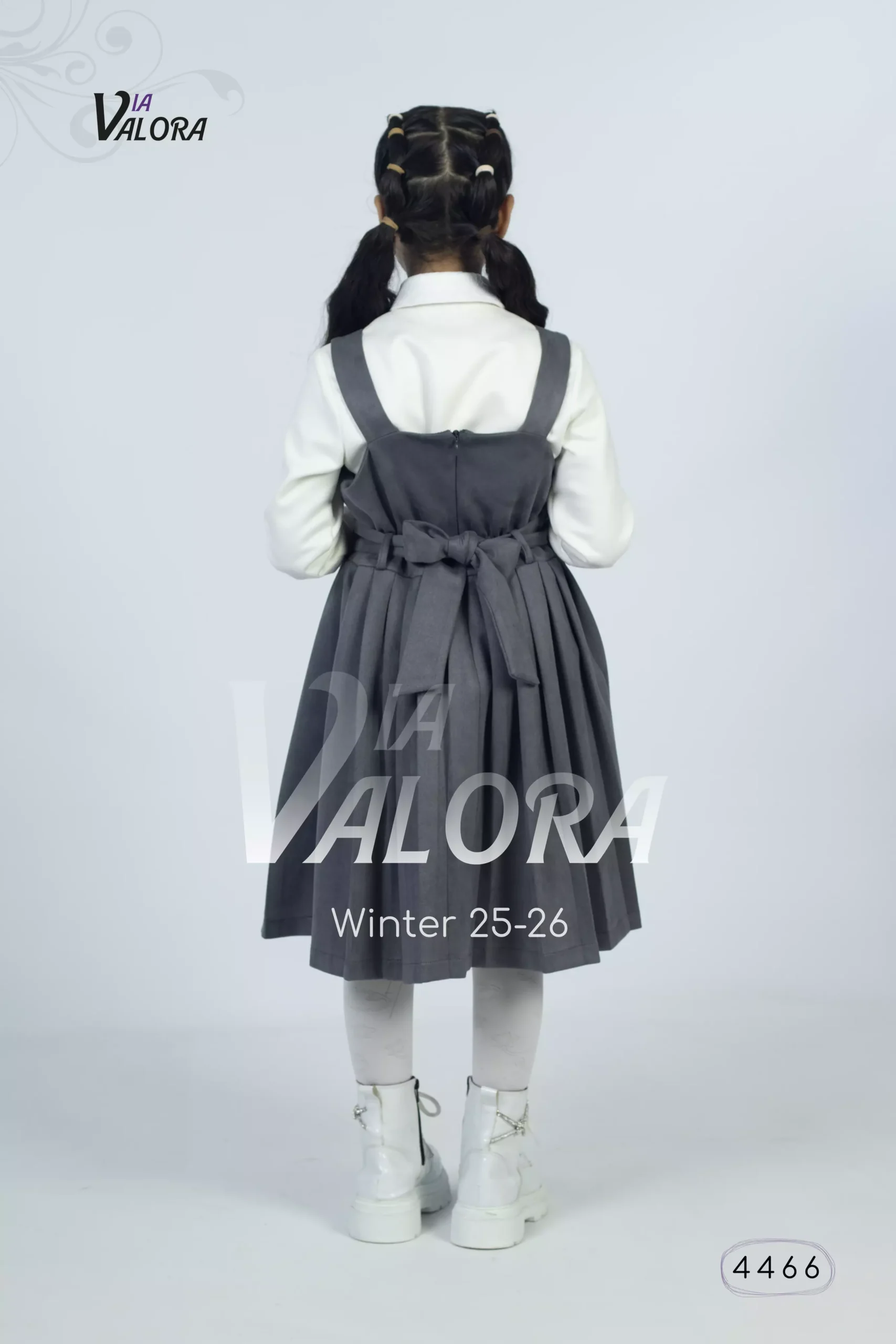 ⁦طقم بناتي قطعتين – سويد مخمل – طول 80 سم - 4466⁩ - الصورة ⁦4⁩