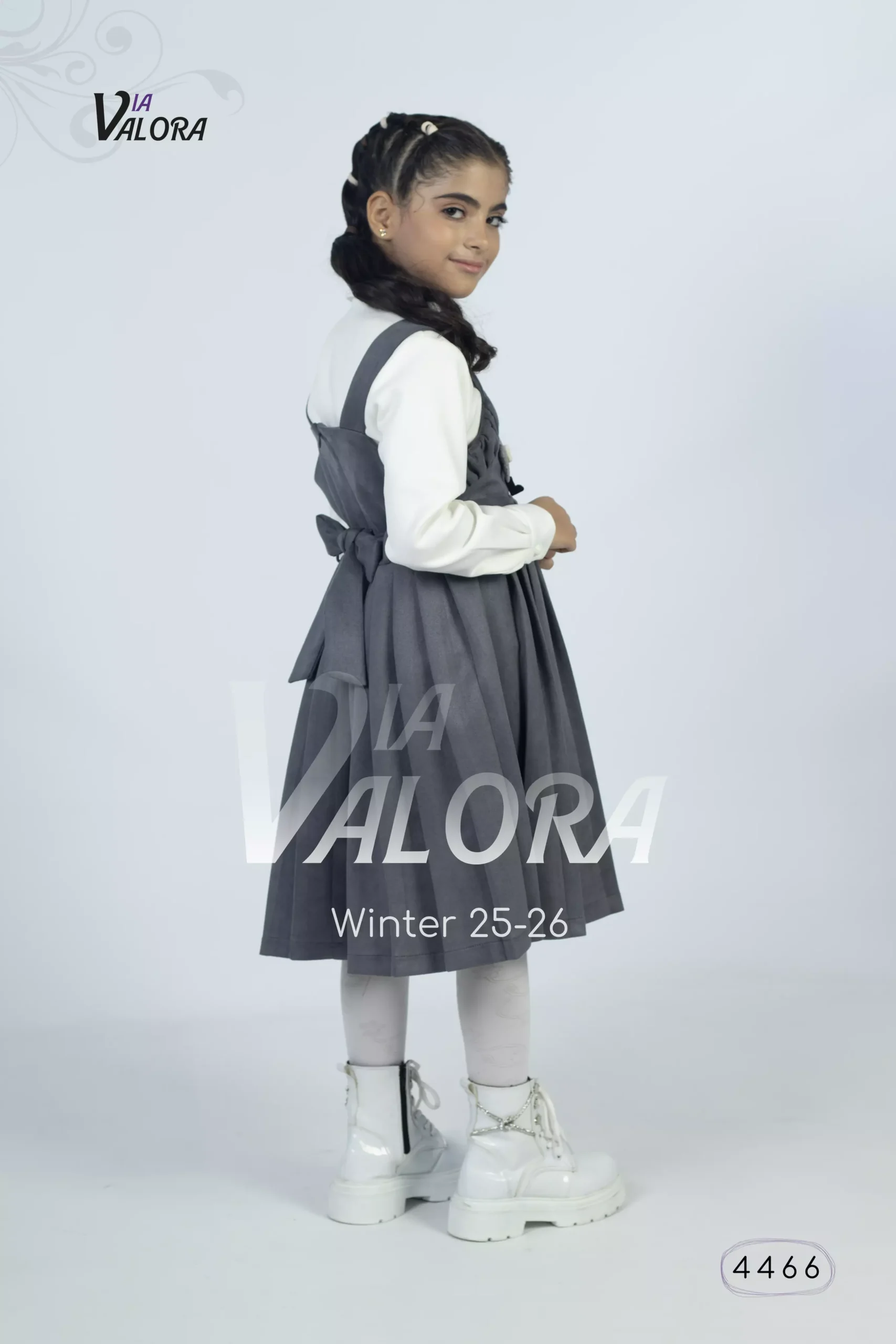 ⁦طقم بناتي قطعتين – سويد مخمل – طول 80 سم - 4466⁩ - الصورة ⁦3⁩